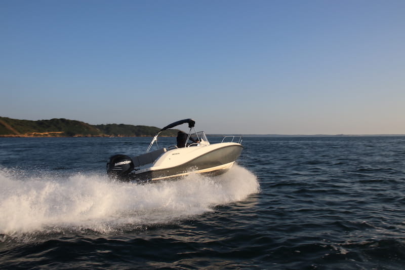 Quicksilver Activ 675