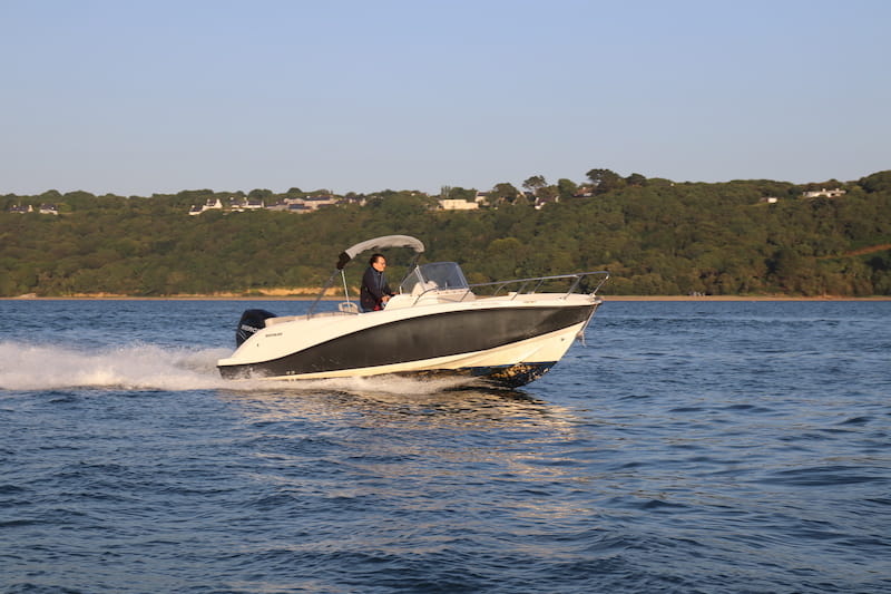 Quicksilver Activ 675